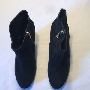 G By Guess Ankle Boots Sz 9 4 inch Heels Black